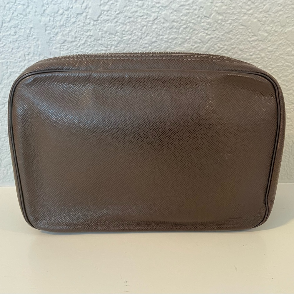 LV Men’s toiletry bag.  Authentic.  Brown leather.  Like new condition.